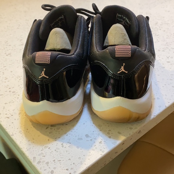 air jordan 11 bleached coral